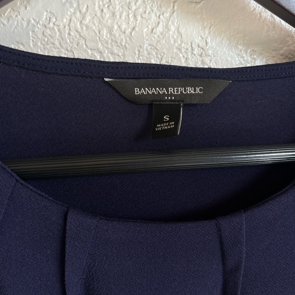 Banana Republic Pleated Neck Blouse – Navy – Size Small - Picture 3 of 5